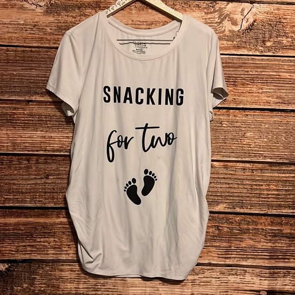 Time and Tru Tops - Snacking For 2 Maternity Short Sleeve Shirt